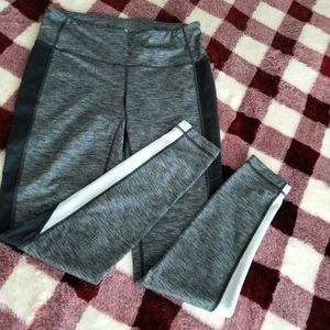 Athleta 3 tone workout leggings